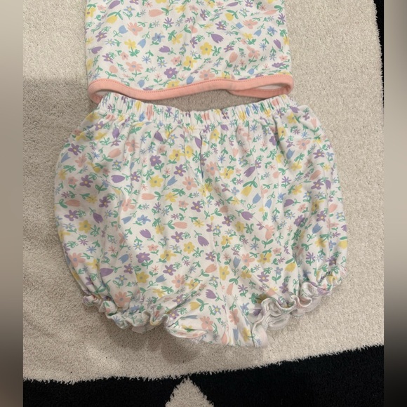 Pristine Like new JAMES & LOTTIE girl's two piece short set in full bloom 3T - Picture 3 of 9